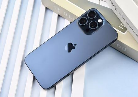 下城苹果维修点分享iPhone 15 Pro Max屏幕更换全新实操风险 